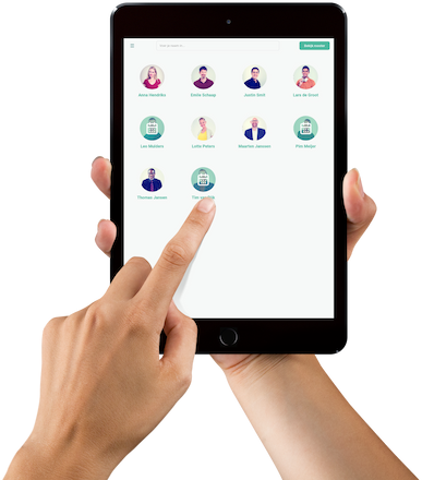 Medewerker klokt in op een tablet met Timebutler